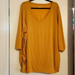 Gold quarter sleeve shirt